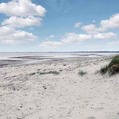 Three-bedroom Holiday In Hébergement de vacances