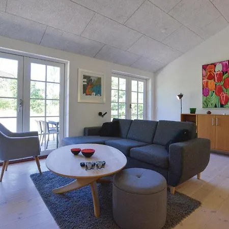 Three-bedroom Holiday In Hébergement de vacances