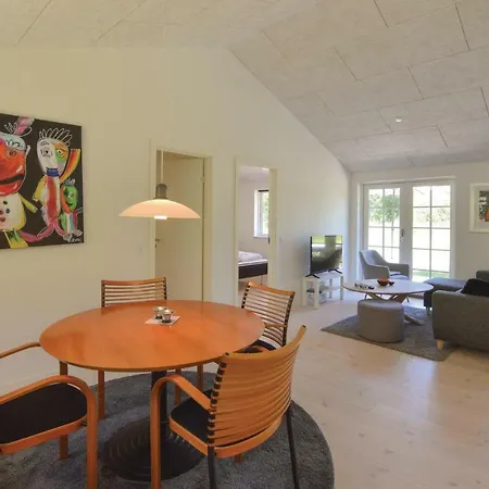 Hébergement de vacances Three-bedroom Holiday In