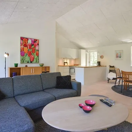 Three-bedroom Holiday In Vig